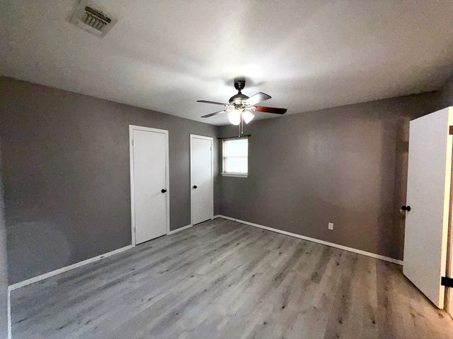 901 Gregory Avenue, Bedford, TX 76022