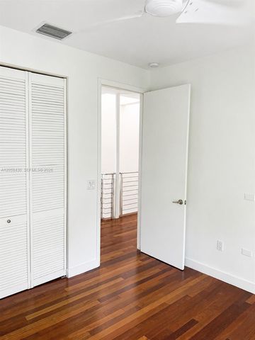2954 Whitehead St 2954, Miami, FL 33133