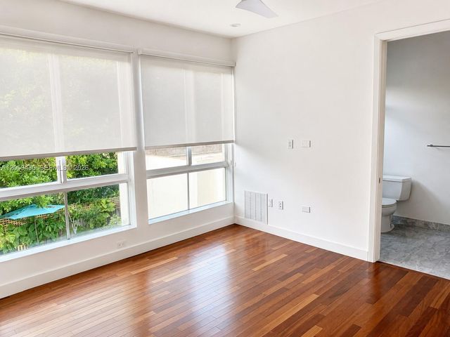 2954 Whitehead St 2954, Miami, FL 33133