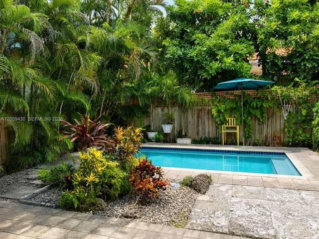 2954 Whitehead St 2954, Miami, FL 33133