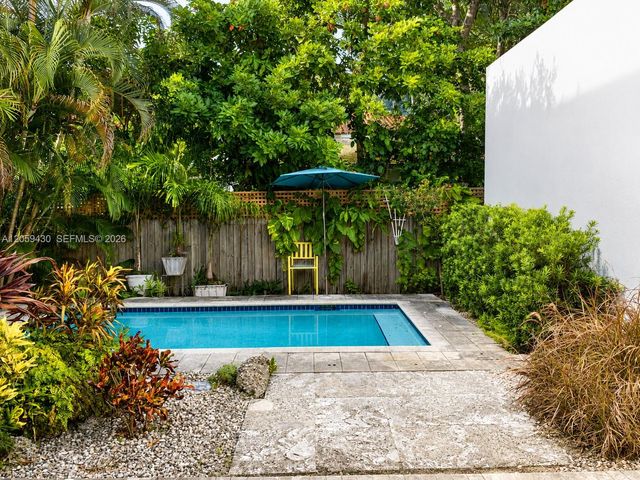 2954 Whitehead St 2954, Miami, FL 33133