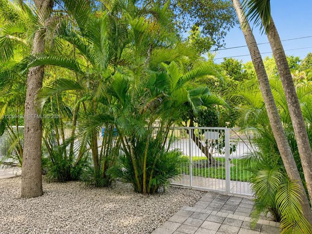 2954 Whitehead St 2954, Miami, FL 33133