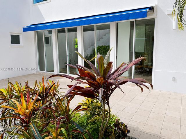 2954 Whitehead St 2954, Miami, FL 33133