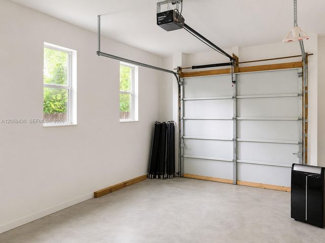 2954 Whitehead St 2954, Miami, FL 33133