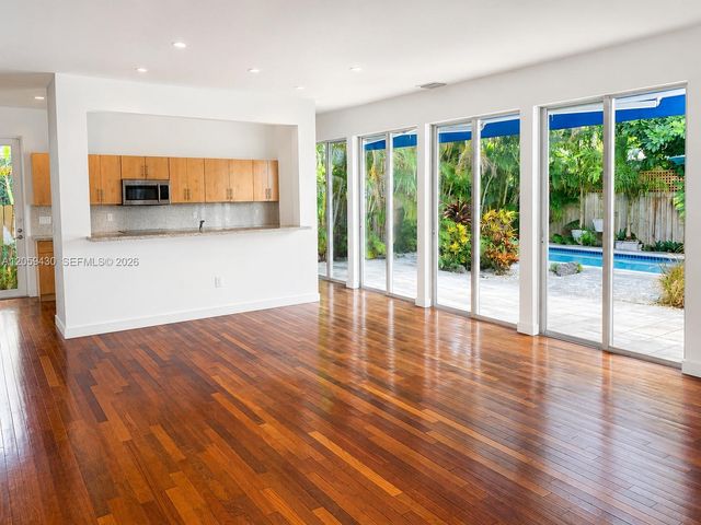 2954 Whitehead St 2954, Miami, FL 33133