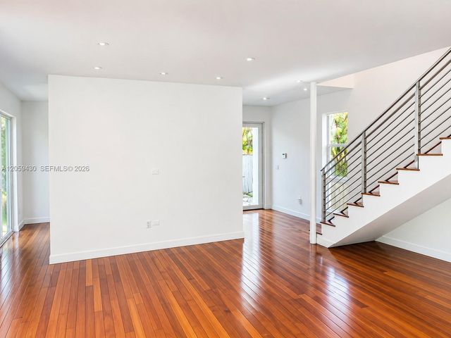 2954 Whitehead St 2954, Miami, FL 33133