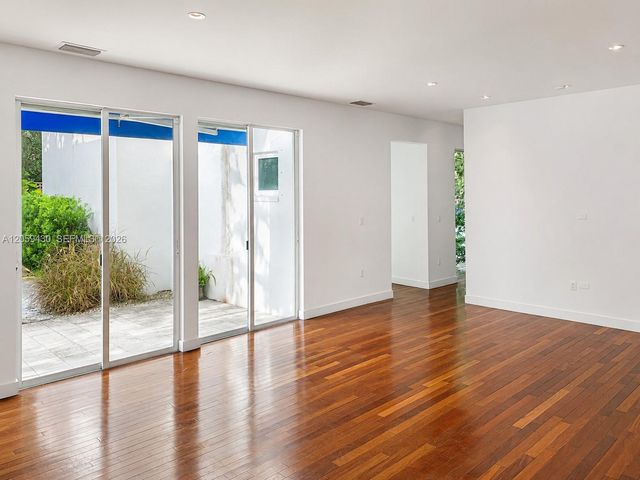2954 Whitehead St 2954, Miami, FL 33133