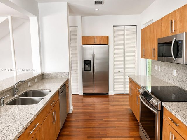 2954 Whitehead St 2954, Miami, FL 33133