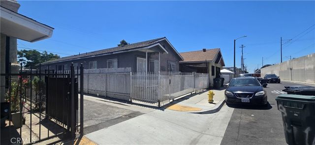 8416 Graham, Los Angeles, CA 90001