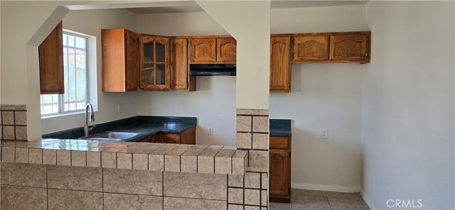 8416 Graham, Los Angeles, CA 90001