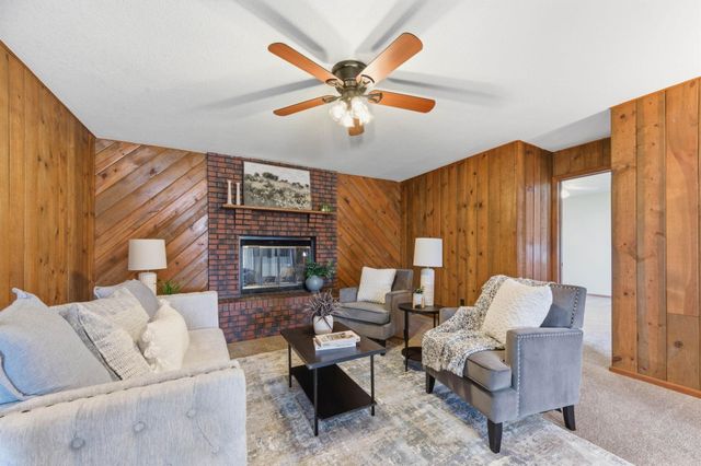 2016 E Sunrise Dr, Wichita, KS 67216