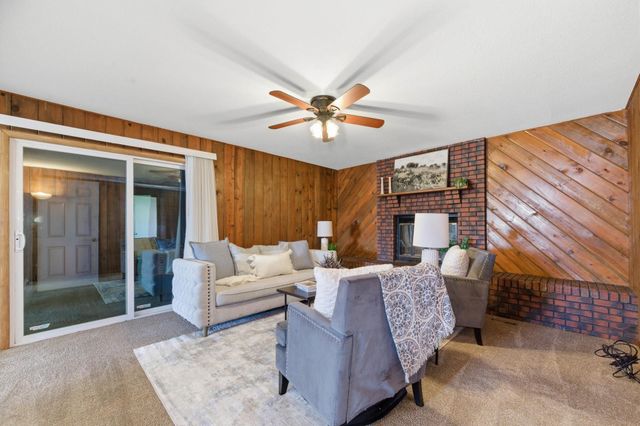 2016 E Sunrise Dr, Wichita, KS 67216