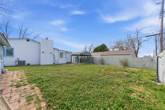 2016 E Sunrise Dr, Wichita, KS 67216