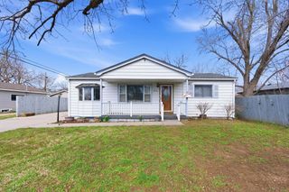 2016 E Sunrise Dr, Wichita, KS 67216