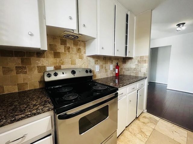 5123 Del Monte Drive 1, Houston, TX 77056