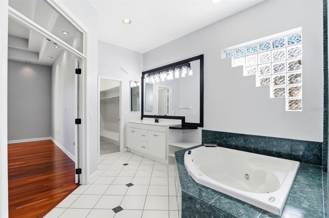 8034 LANDGROVE COURT, Orlando, FL 32819