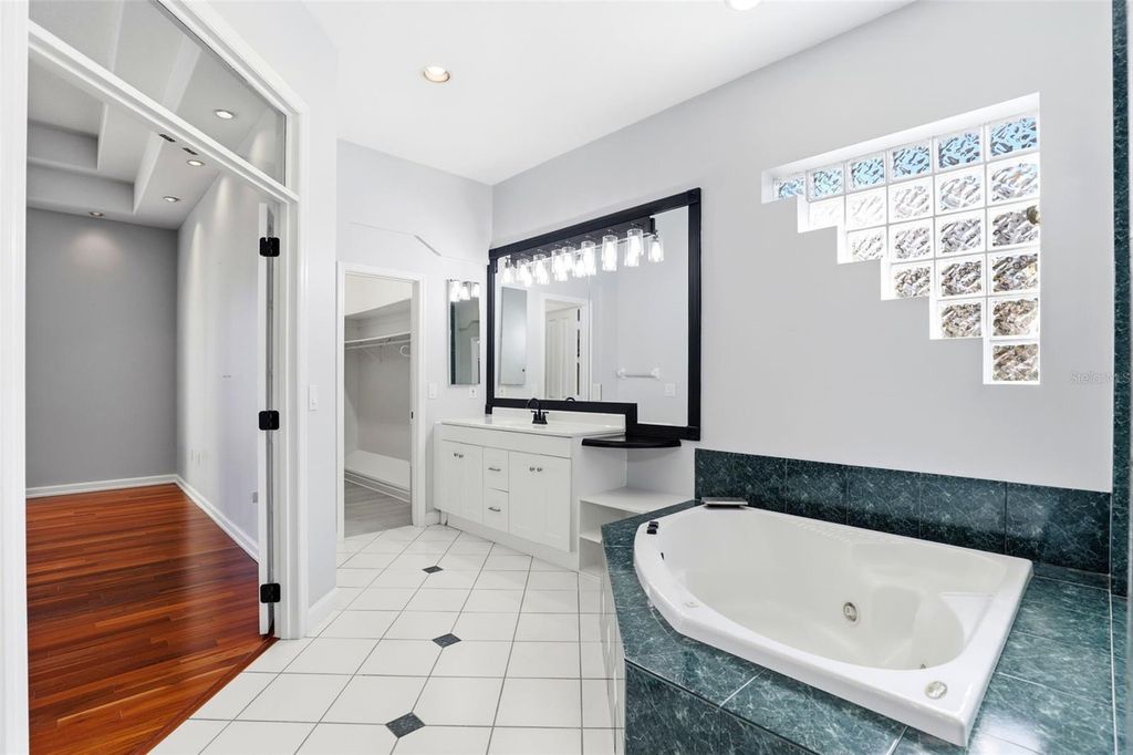 Image 21 of property listing at 8034 LANDGROVE COURT, Orlando, FL 32819