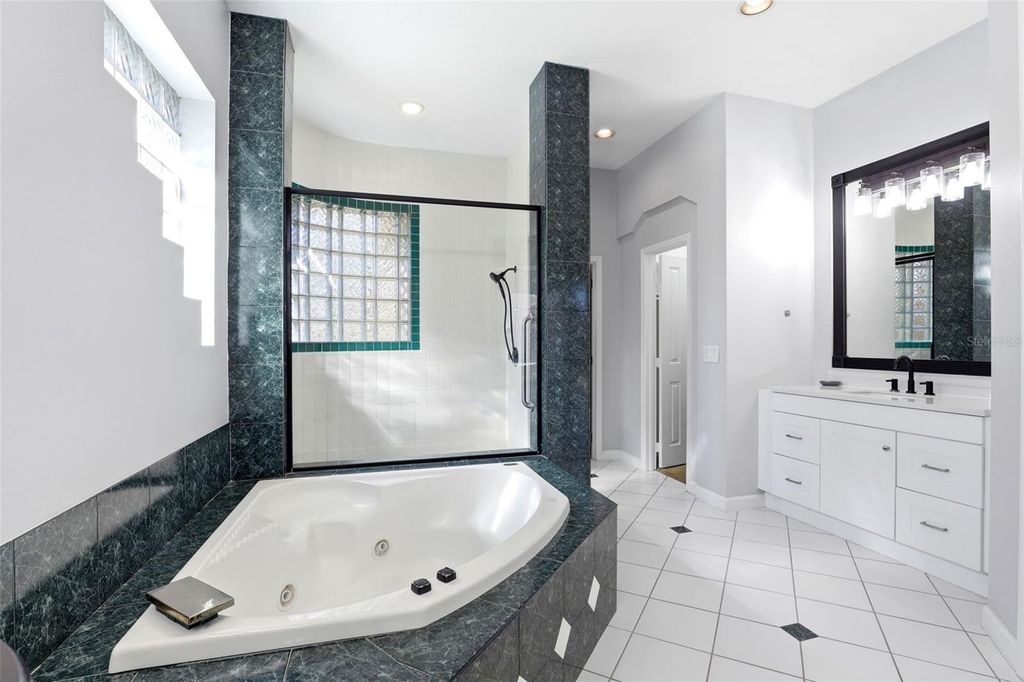 Image 22 of property listing at 8034 LANDGROVE COURT, Orlando, FL 32819