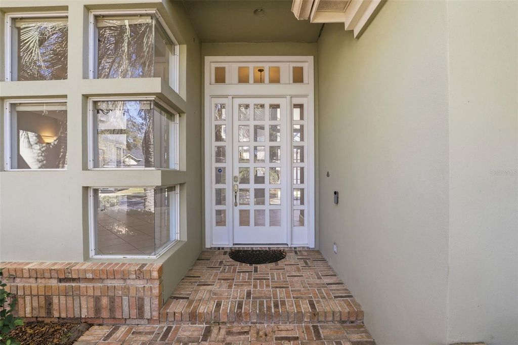 Image 4 of property listing at 8034 LANDGROVE COURT, Orlando, FL 32819