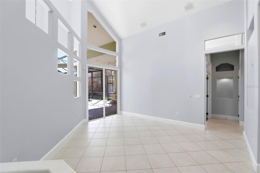 Image 8 of property listing at 8034 LANDGROVE COURT, Orlando, FL 32819