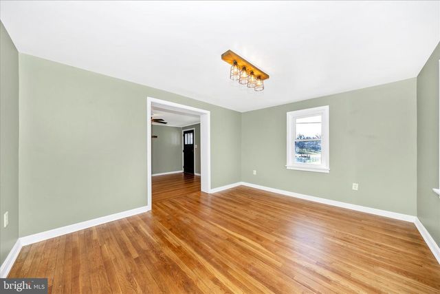 9435 HOLLOW RD, Middletown, MD 21769