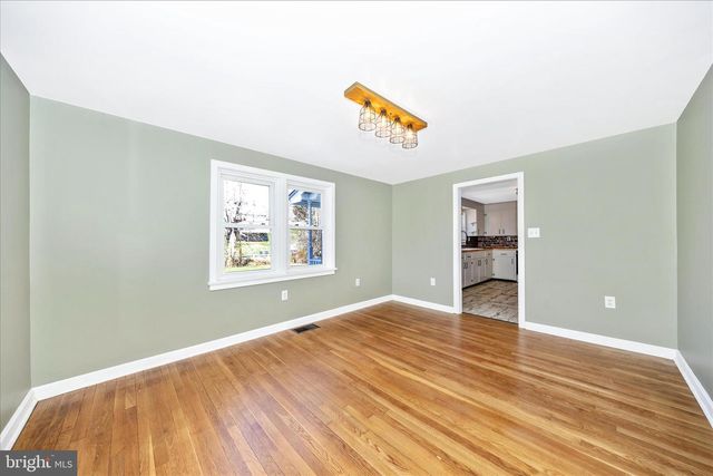 9435 HOLLOW RD, Middletown, MD 21769