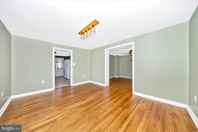 9435 HOLLOW RD, Middletown, MD 21769