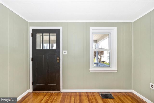 9435 HOLLOW RD, Middletown, MD 21769