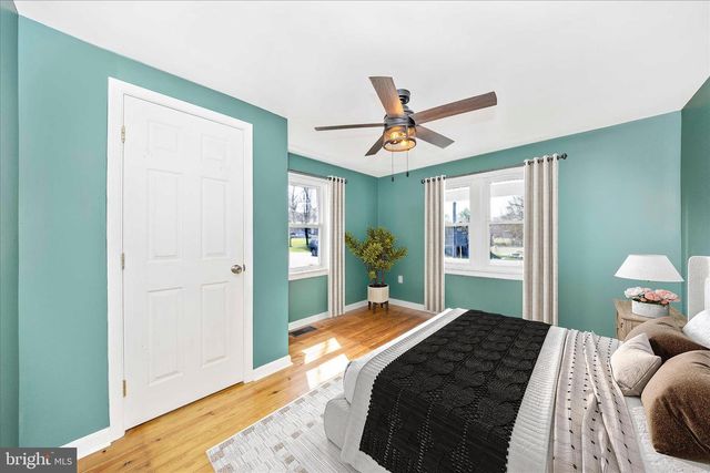 9435 HOLLOW RD, Middletown, MD 21769