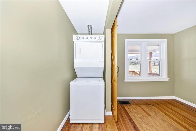 9435 HOLLOW RD, Middletown, MD 21769