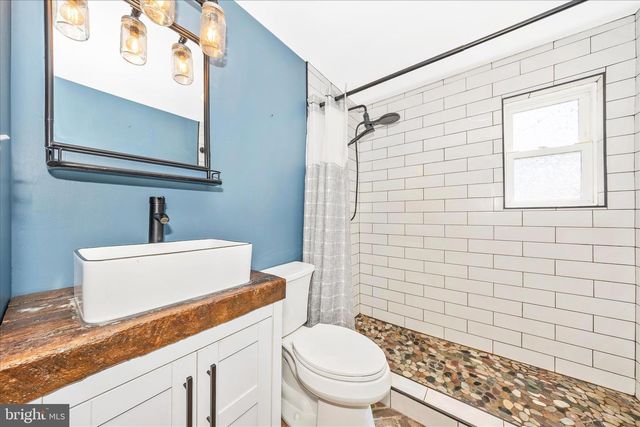 9435 HOLLOW RD, Middletown, MD 21769