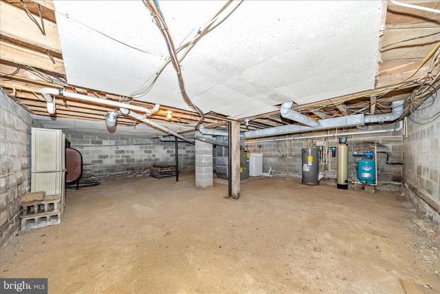 9435 HOLLOW RD, Middletown, MD 21769