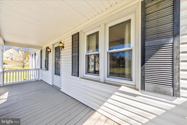 9435 HOLLOW RD, Middletown, MD 21769