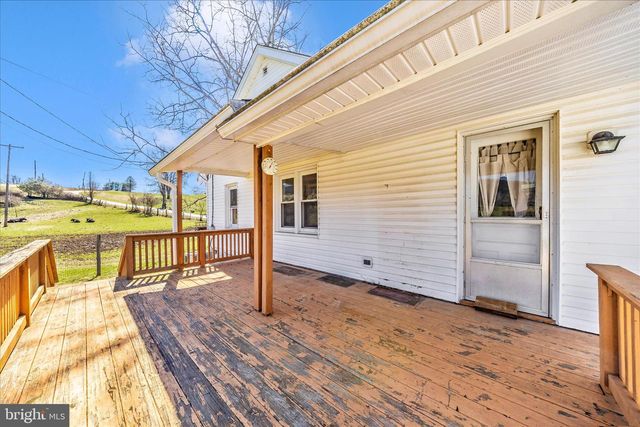 9435 HOLLOW RD, Middletown, MD 21769