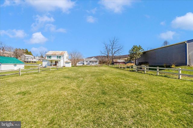 9435 HOLLOW RD, Middletown, MD 21769