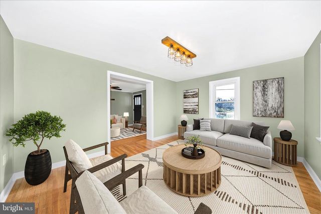 9435 HOLLOW RD, Middletown, MD 21769