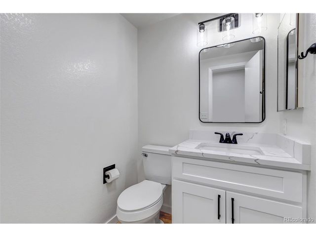 9145 W Cedar Dr D, Denver, CO 80226