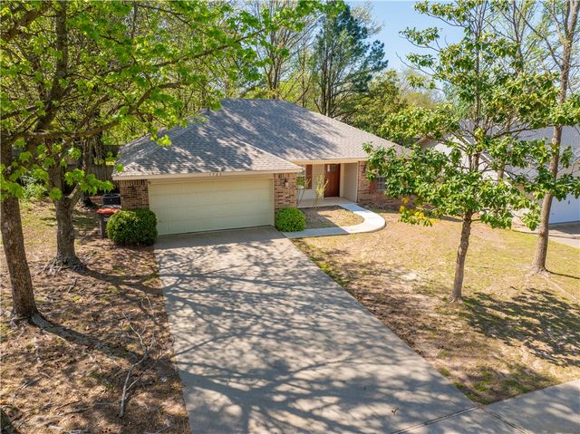 1765 Oxford Place, Springdale, AR 72764