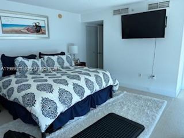 2101 Brickell Ave 1807, Miami, FL 33129