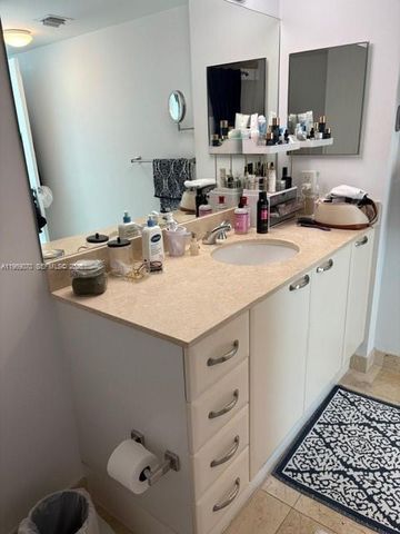 2101 Brickell Ave 1807, Miami, FL 33129