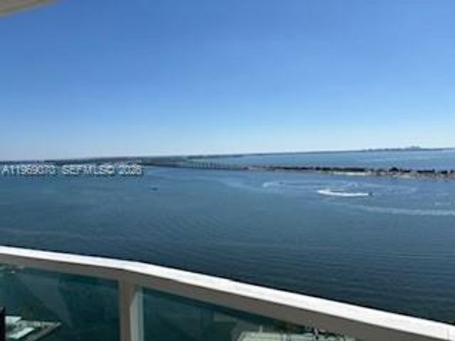 2101 Brickell Ave 1807, Miami, FL 33129