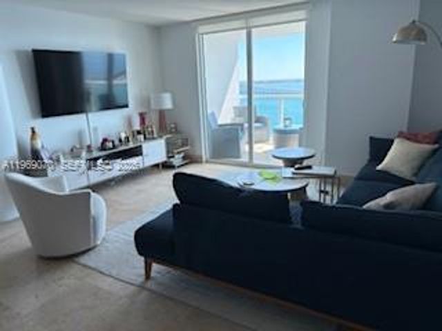 2101 Brickell Ave 1807, Miami, FL 33129