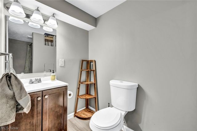 6386 Sandfield Drive, Brook Park, OH 44142