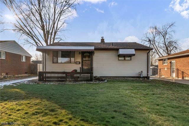 6386 Sandfield Drive, Brook Park, OH 44142