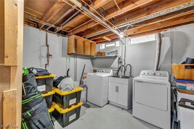 6386 Sandfield Drive, Brook Park, OH 44142