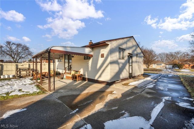 6386 Sandfield Drive, Brook Park, OH 44142