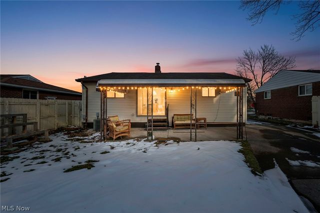 6386 Sandfield Drive, Brook Park, OH 44142