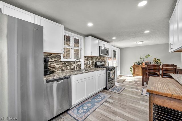 6386 Sandfield Drive, Brook Park, OH 44142