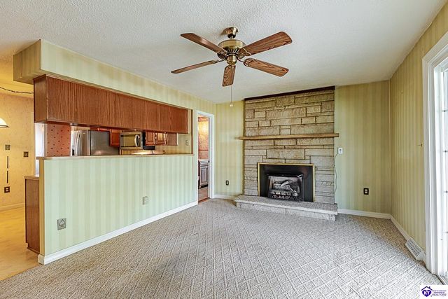 930 Robin Circle, Radcliff, KY 40160