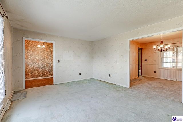 930 Robin Circle, Radcliff, KY 40160